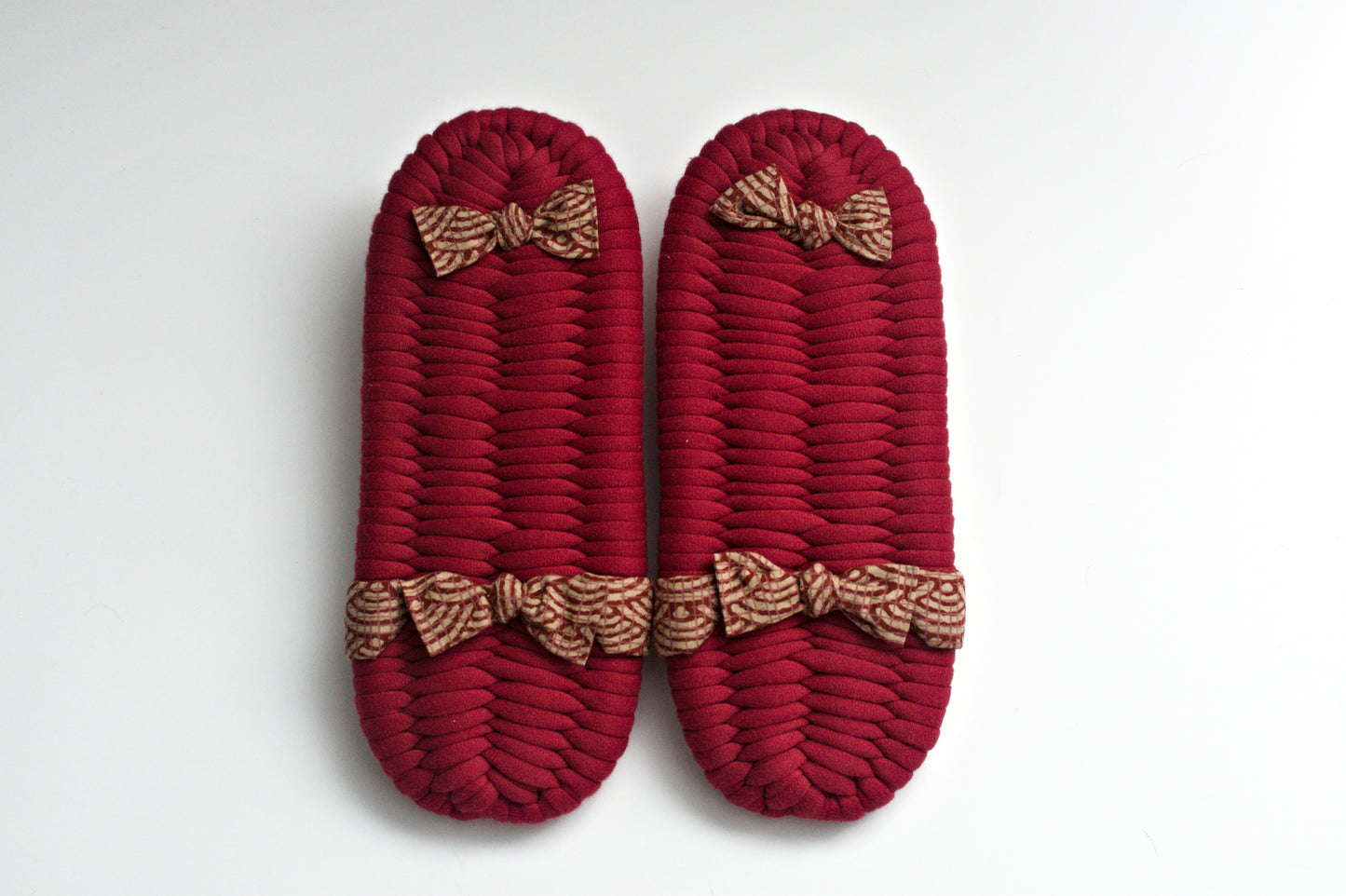 Handmade Nuno Zori Slippers, Red Wave Pattern